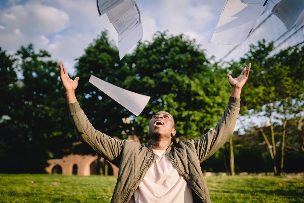 Medical student cheering about step 1 pass/fail.